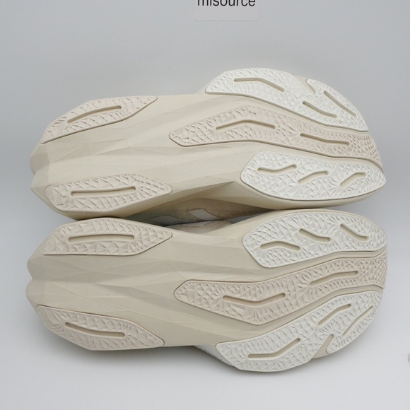 NEW Size 13 WIDE 2E Men's New Balance FuelCell Rebel v4 Running Shoes MFCXLJ4 - Picture 6 of 6